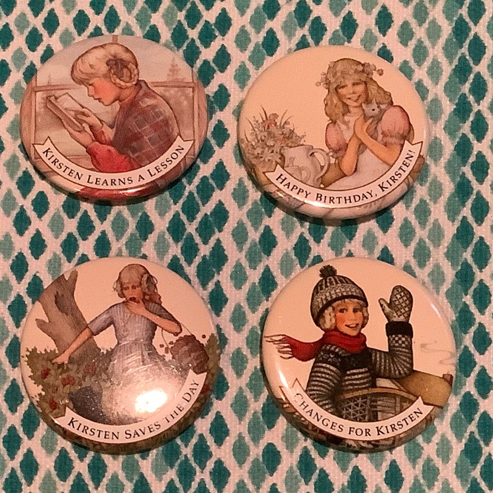 Kirsten Collectible Girl Doll Story Buttons - Pink/White Artwork
